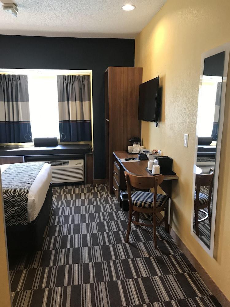 Microtel Inn & Suites By Wyndham Columbus Near Fort Moore Exterior photo