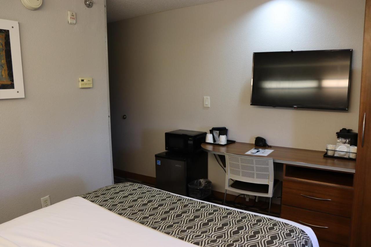 Microtel Inn & Suites By Wyndham Columbus Near Fort Moore Exterior photo
