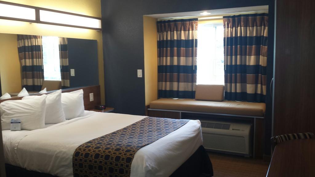 Microtel Inn & Suites By Wyndham Columbus Near Fort Moore Exterior photo